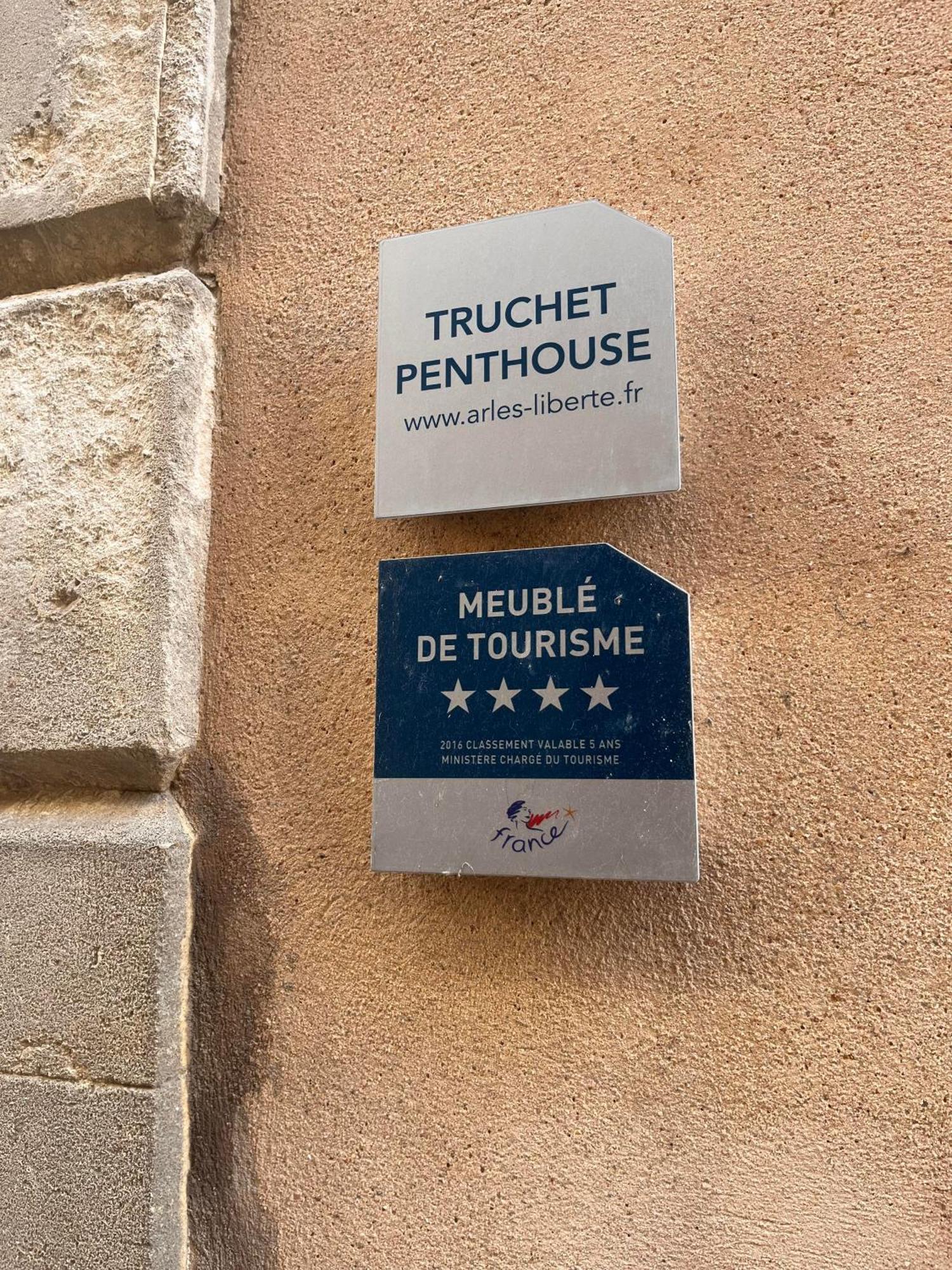 Truchet Penthouse *